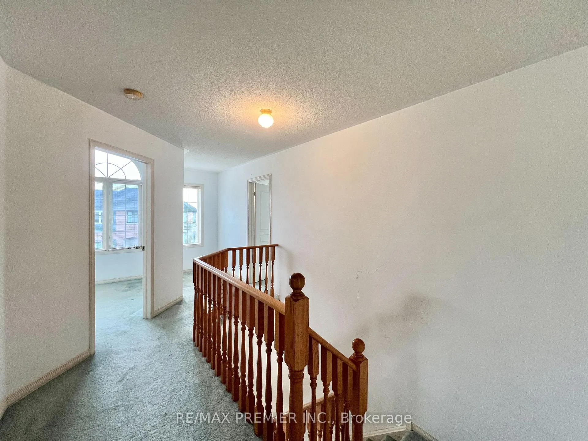 Photo 7 of 20 Manitoba Place, Brampton, Sandringham-Wellington — HOMEH