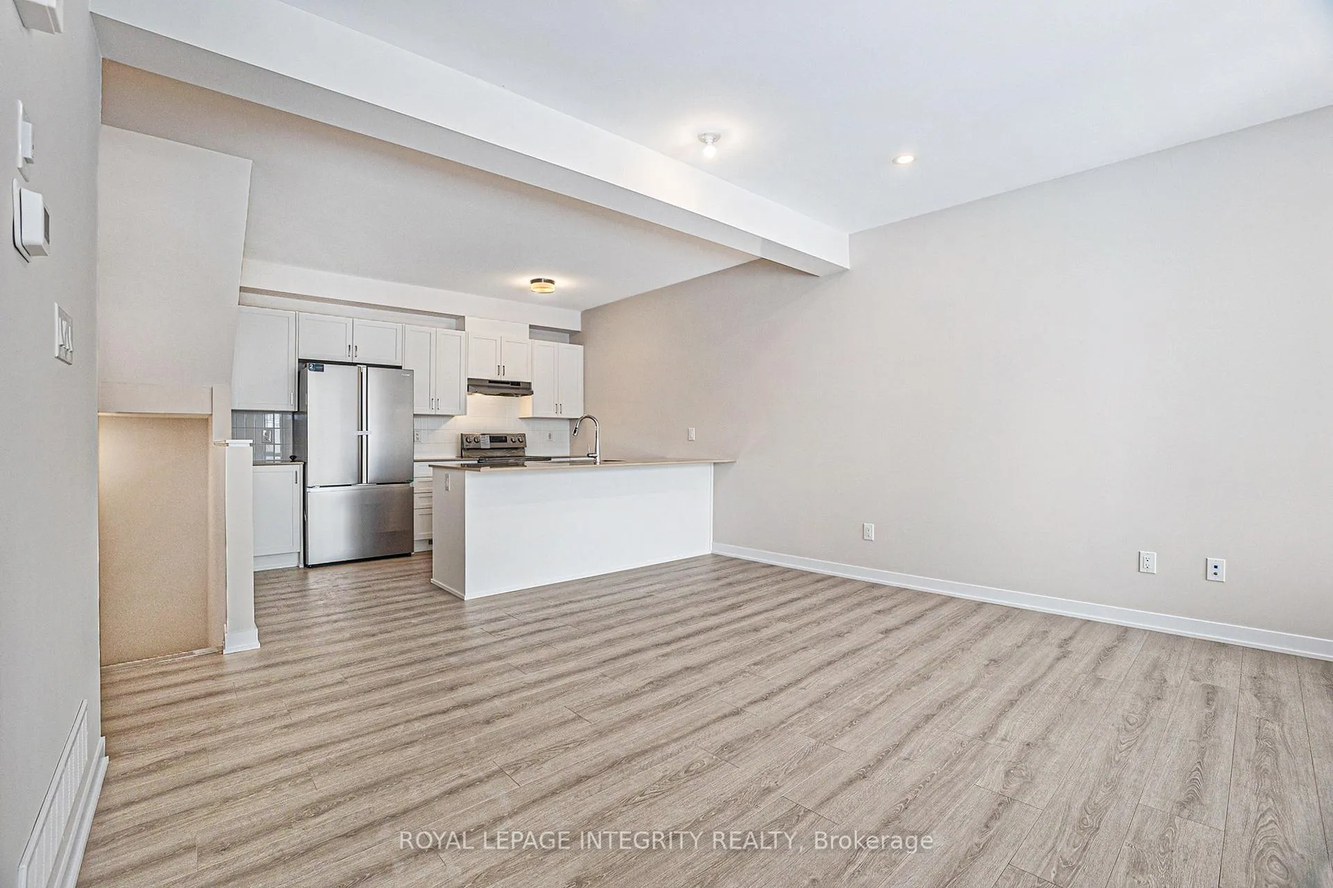 Photo 8 of 305 Catsfoot Walk, Ottawa, Barrhaven - Half Moon Bay — HOMEH