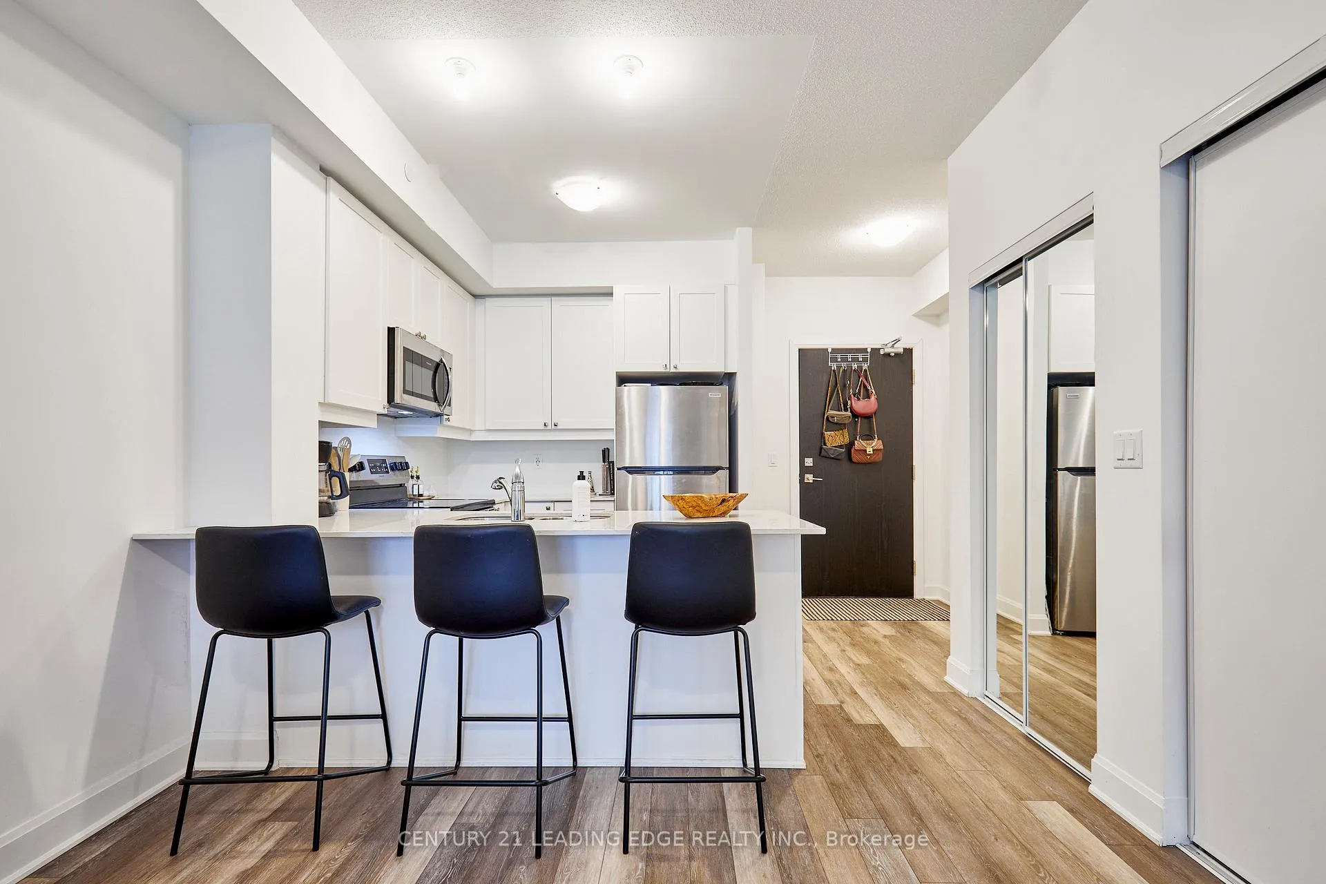 Photo 4 of Unit 105, 50 Lakebreeze Drive, Clarington, Newcastle — HOMEH
