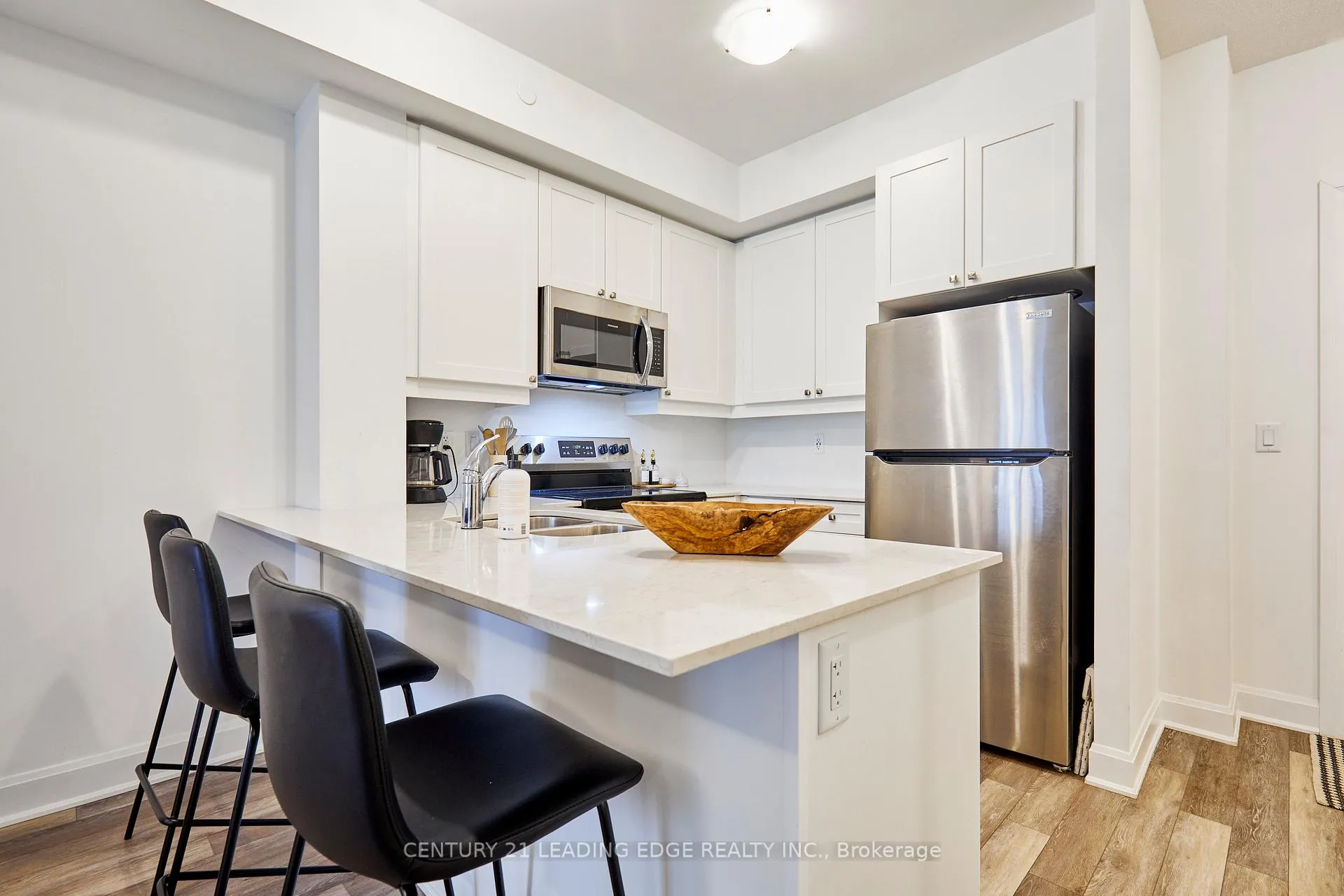 Photo 6 of Unit 105, 50 Lakebreeze Drive, Clarington, Newcastle — HOMEH