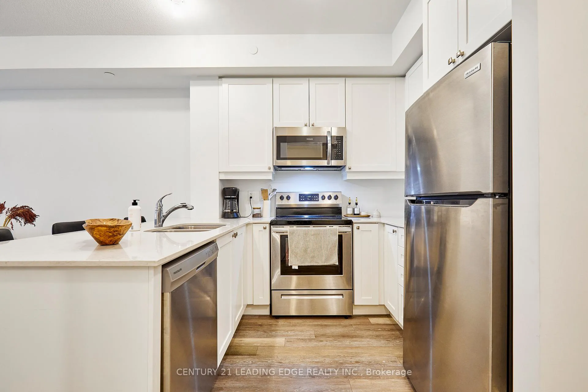 Photo 7 of Unit 105, 50 Lakebreeze Drive, Clarington, Newcastle — HOMEH