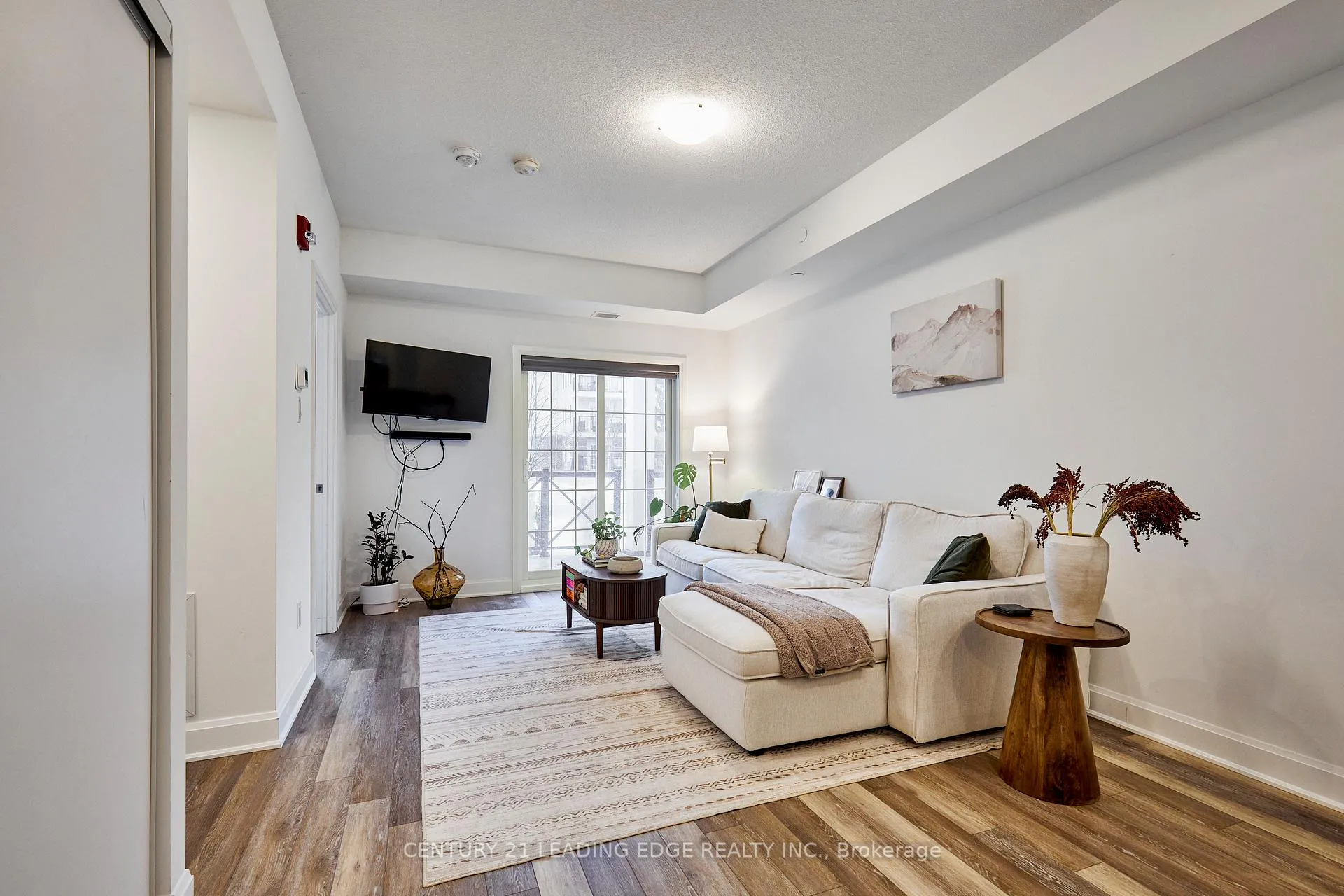 Photo 11 of Unit 105, 50 Lakebreeze Drive, Clarington, Newcastle — HOMEH