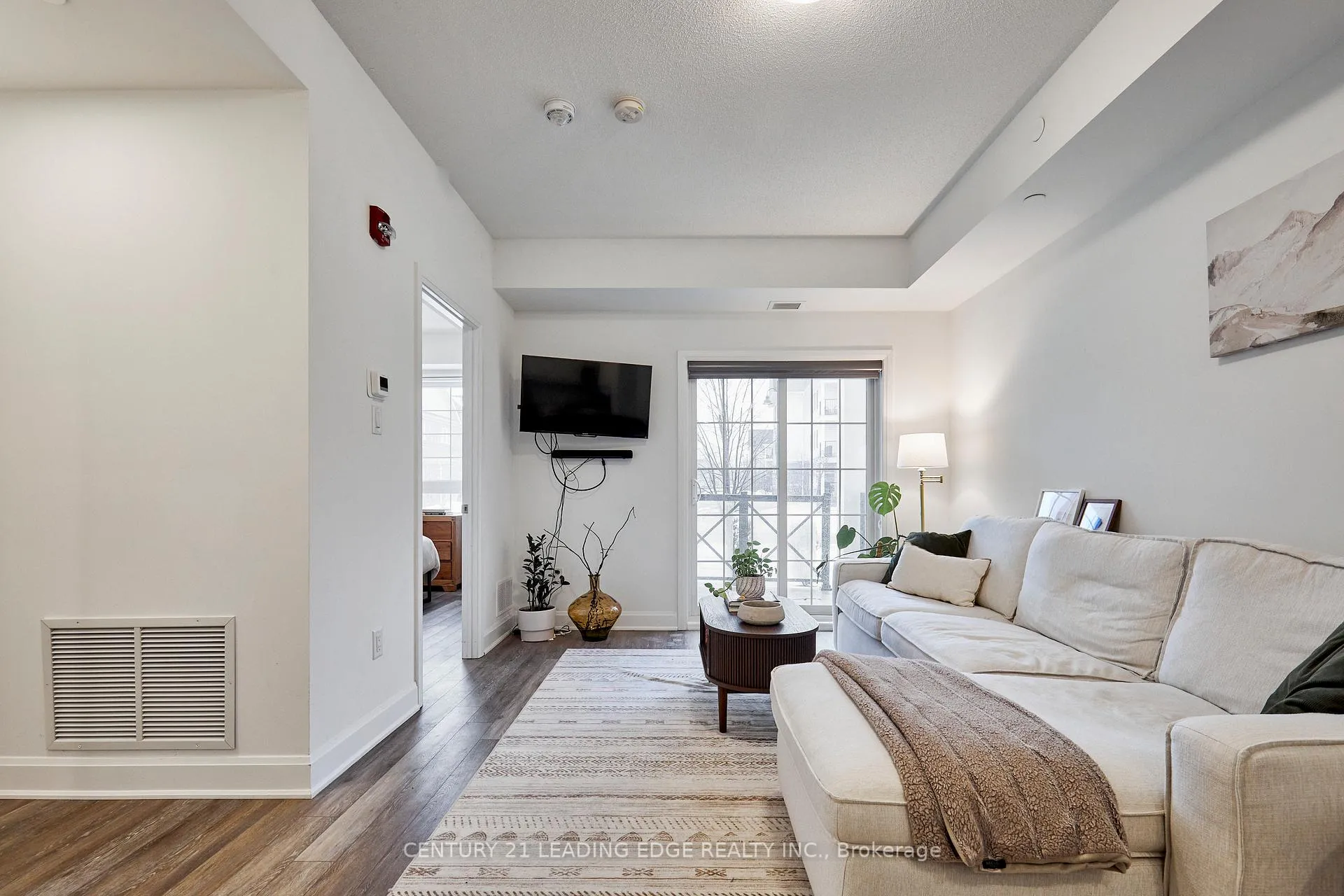 Photo 13 of Unit 105, 50 Lakebreeze Drive, Clarington, Newcastle — HOMEH