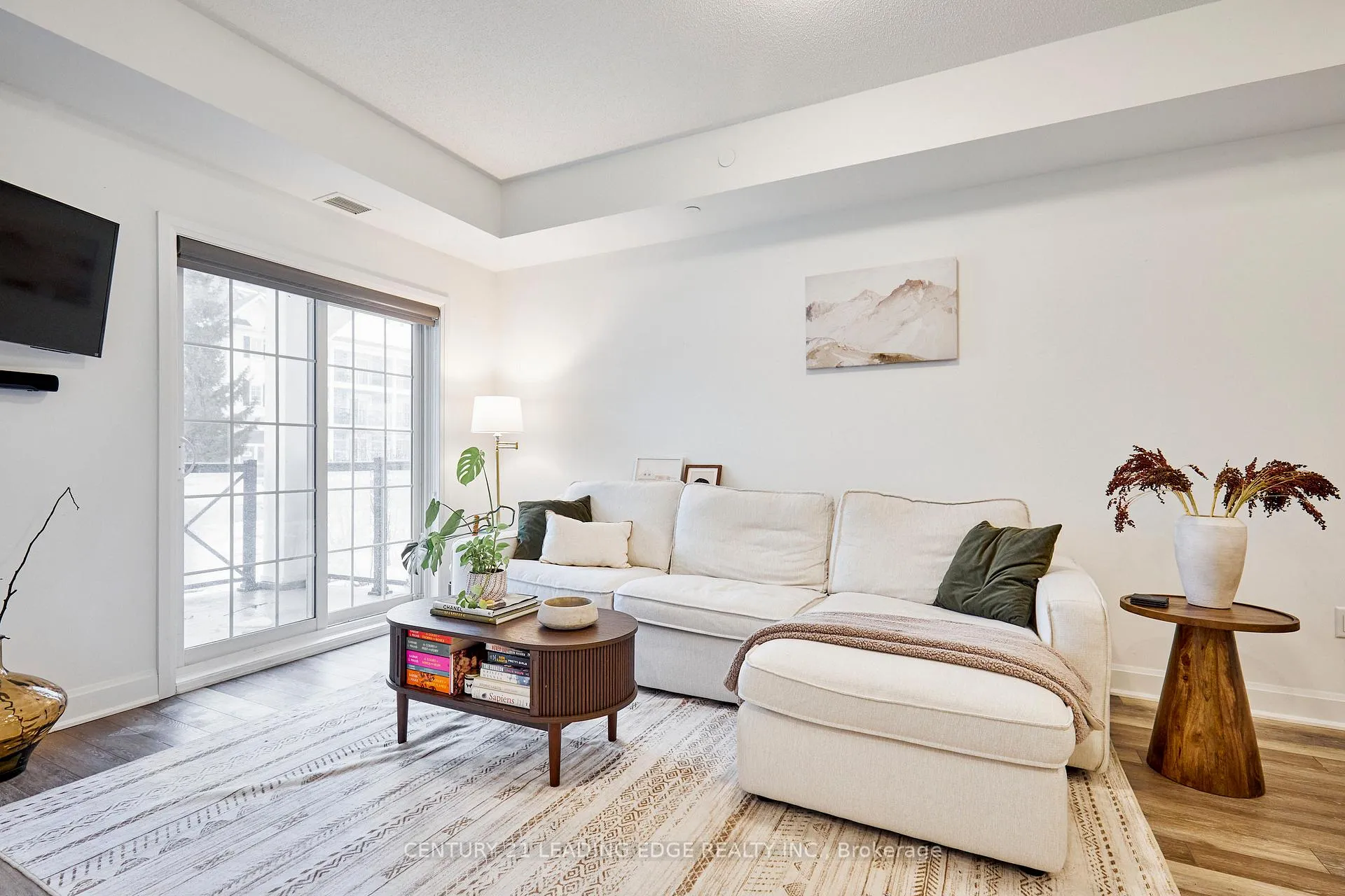 Photo 15 of Unit 105, 50 Lakebreeze Drive, Clarington, Newcastle — HOMEH