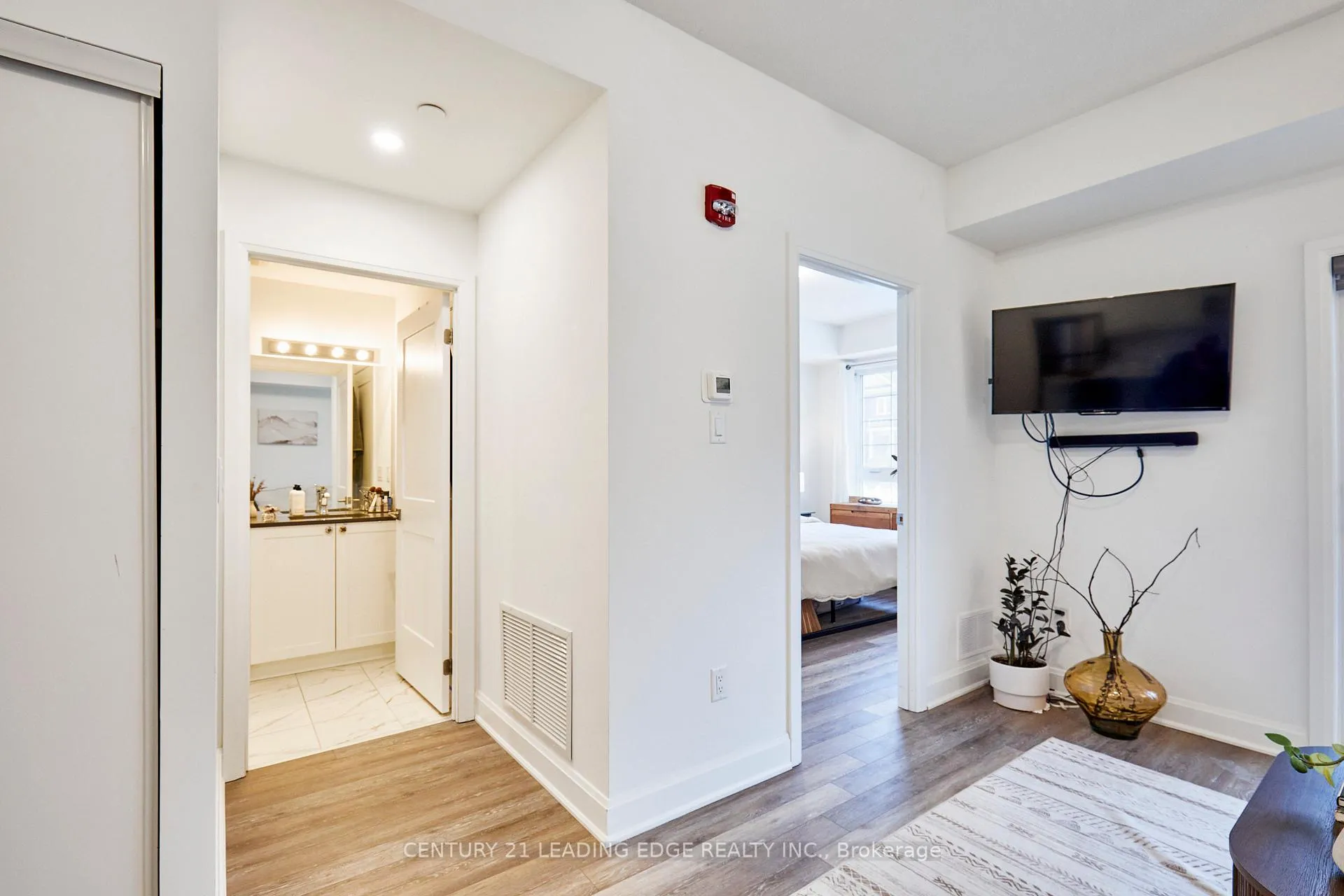 Photo 16 of Unit 105, 50 Lakebreeze Drive, Clarington, Newcastle — HOMEH