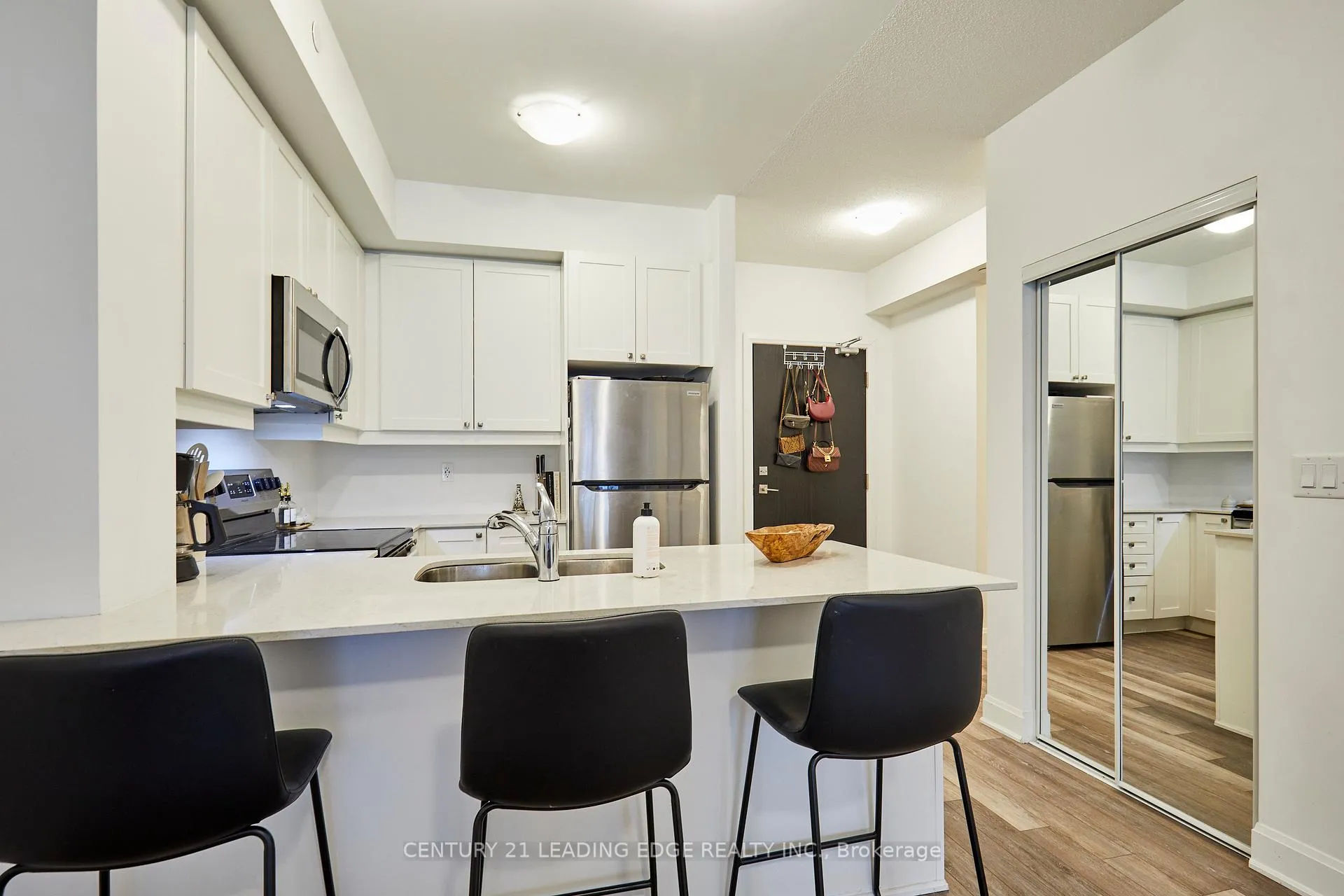 Photo 17 of Unit 105, 50 Lakebreeze Drive, Clarington, Newcastle — HOMEH