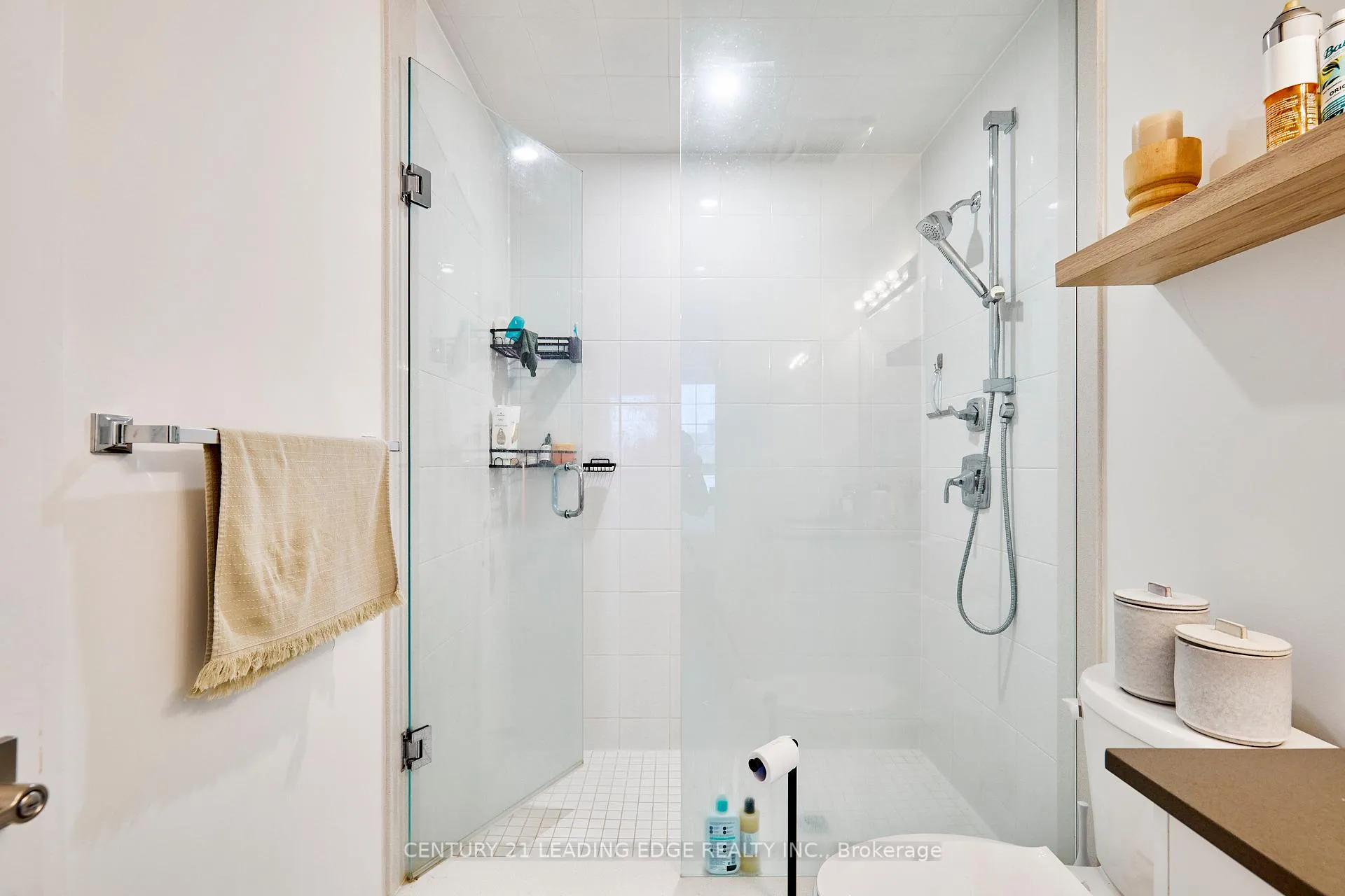 Photo 26 of Unit 105, 50 Lakebreeze Drive, Clarington, Newcastle — HOMEH