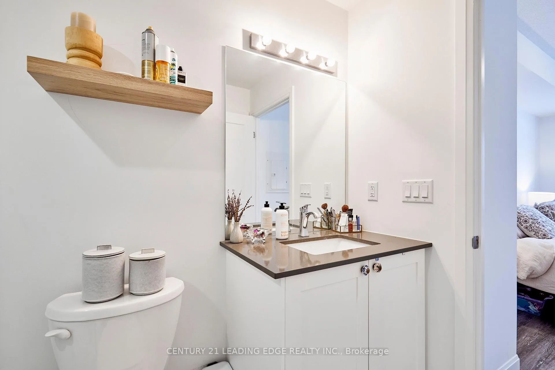 Photo 27 of Unit 105, 50 Lakebreeze Drive, Clarington, Newcastle — HOMEH