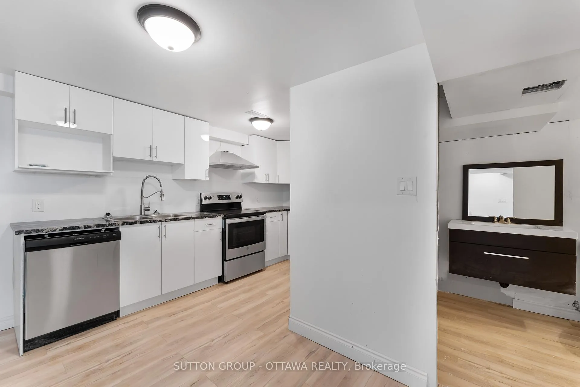 Photo 5 of Unit B, 20 Dundegan Drive, Ottawa, Kanata - Glencairn/Hazeldean — HOMEH