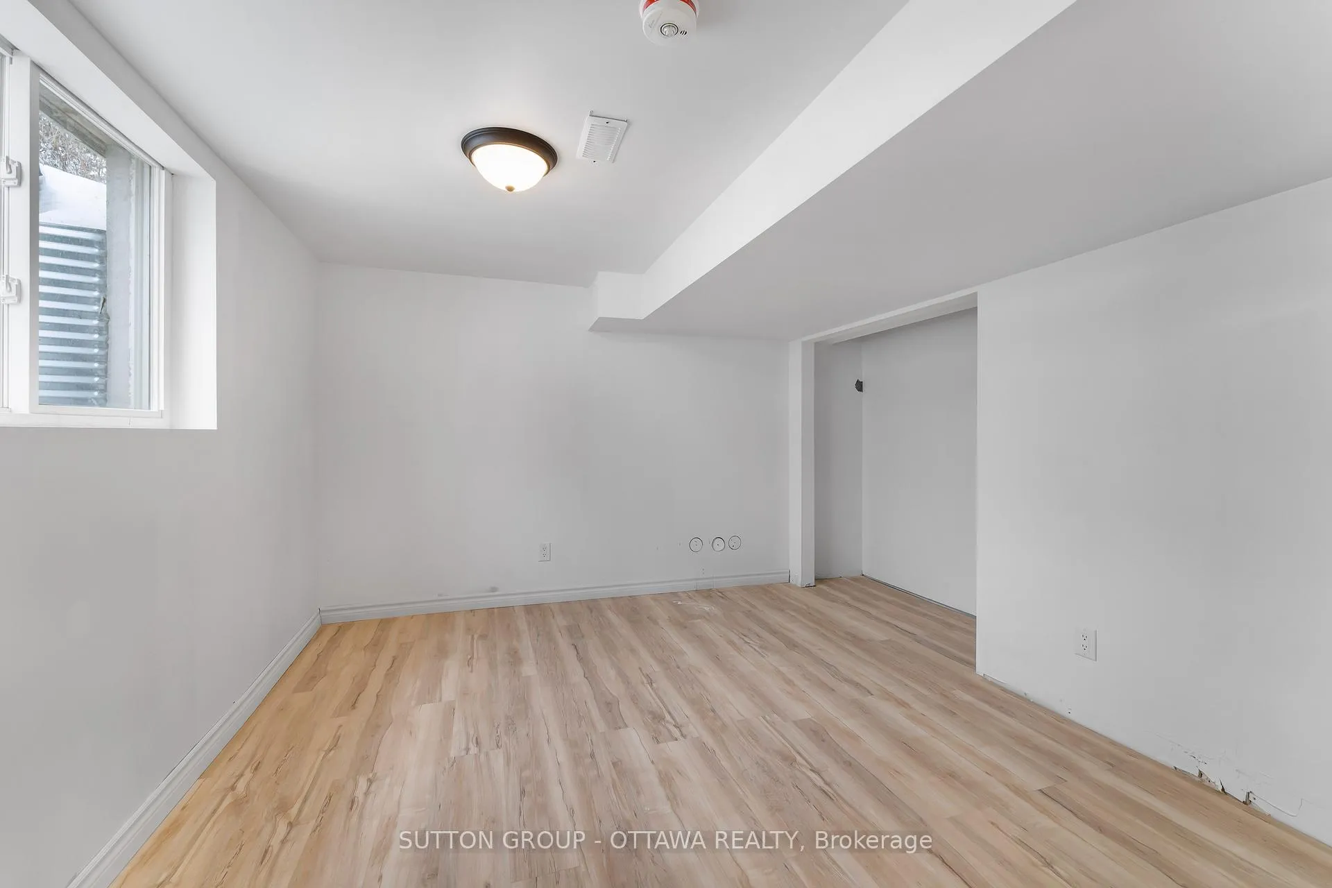 Photo 10 of Unit B, 20 Dundegan Drive, Ottawa, Kanata - Glencairn/Hazeldean — HOMEH