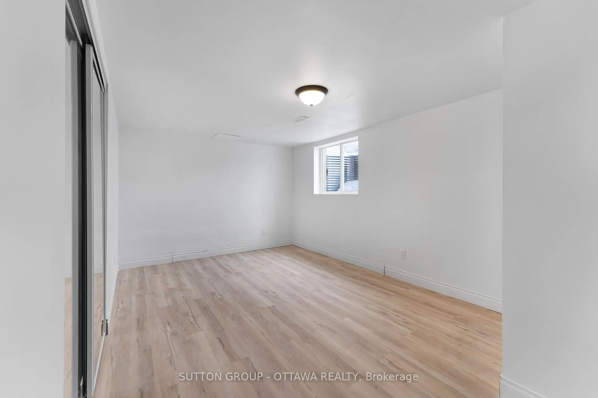Photo 11 of Unit B, 20 Dundegan Drive, Ottawa, Kanata - Glencairn/Hazeldean — HOMEH