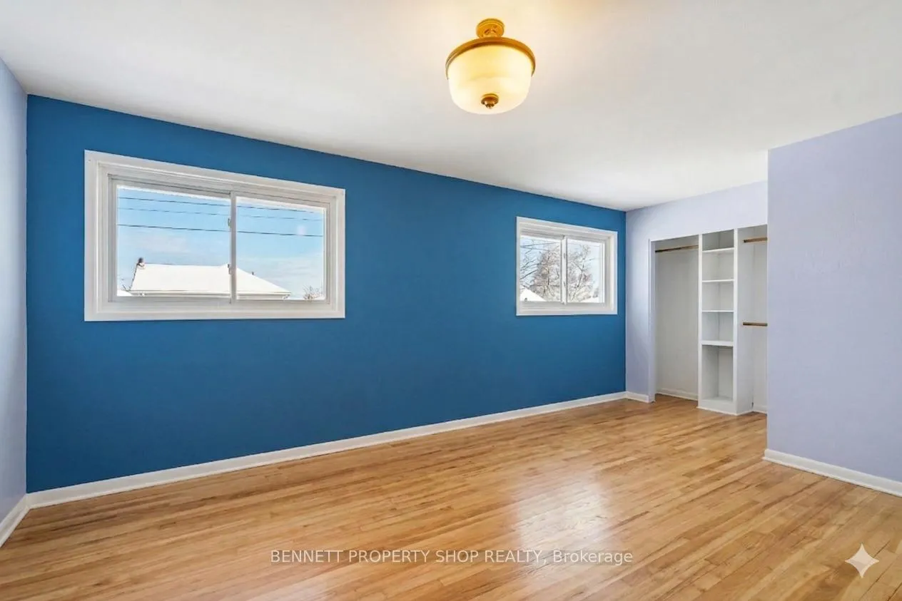 Photo 4 of 2636 Elmhurst Street, Ottawa, Queensway Terrace North — HOMEH