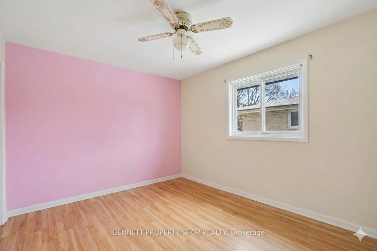 Photo 5 of 2636 Elmhurst Street, Ottawa, Queensway Terrace North — HOMEH