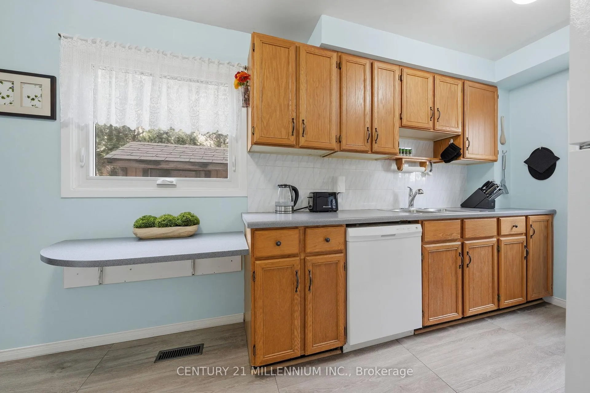 Photo 9 of 59 Dumfries Avenue, Brampton, Heart Lake West — HOMEH