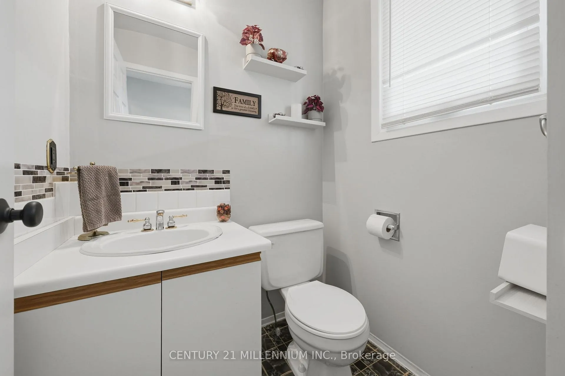 Photo 11 of 59 Dumfries Avenue, Brampton, Heart Lake West — HOMEH