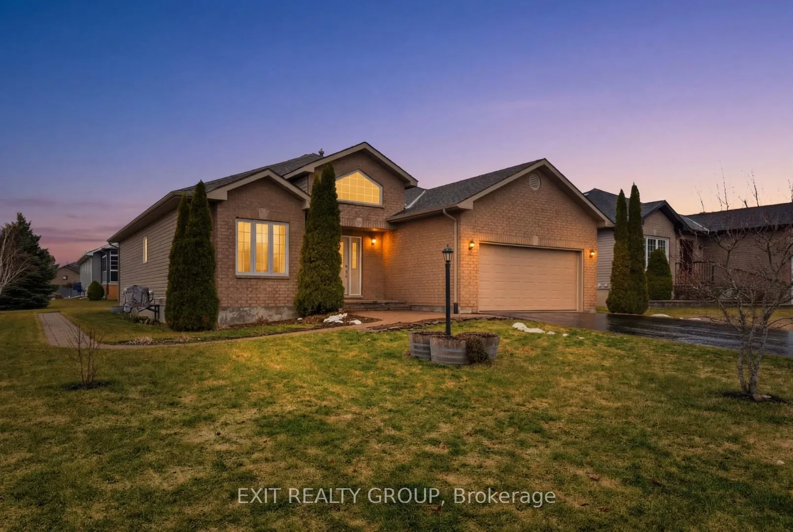 Photo 1 of 68 Maplehurst Crescent, Prince Edward County, Wellington Ward — HOMEH