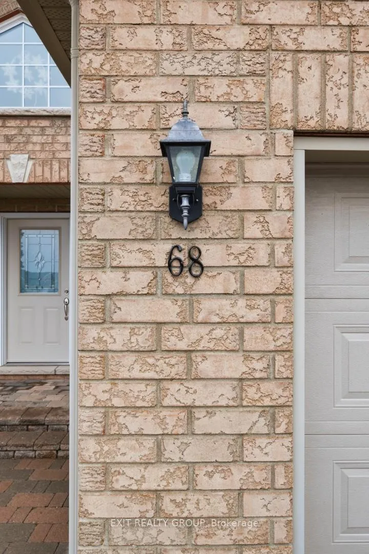 Photo 5 of 68 Maplehurst Crescent, Prince Edward County, Wellington Ward — HOMEH
