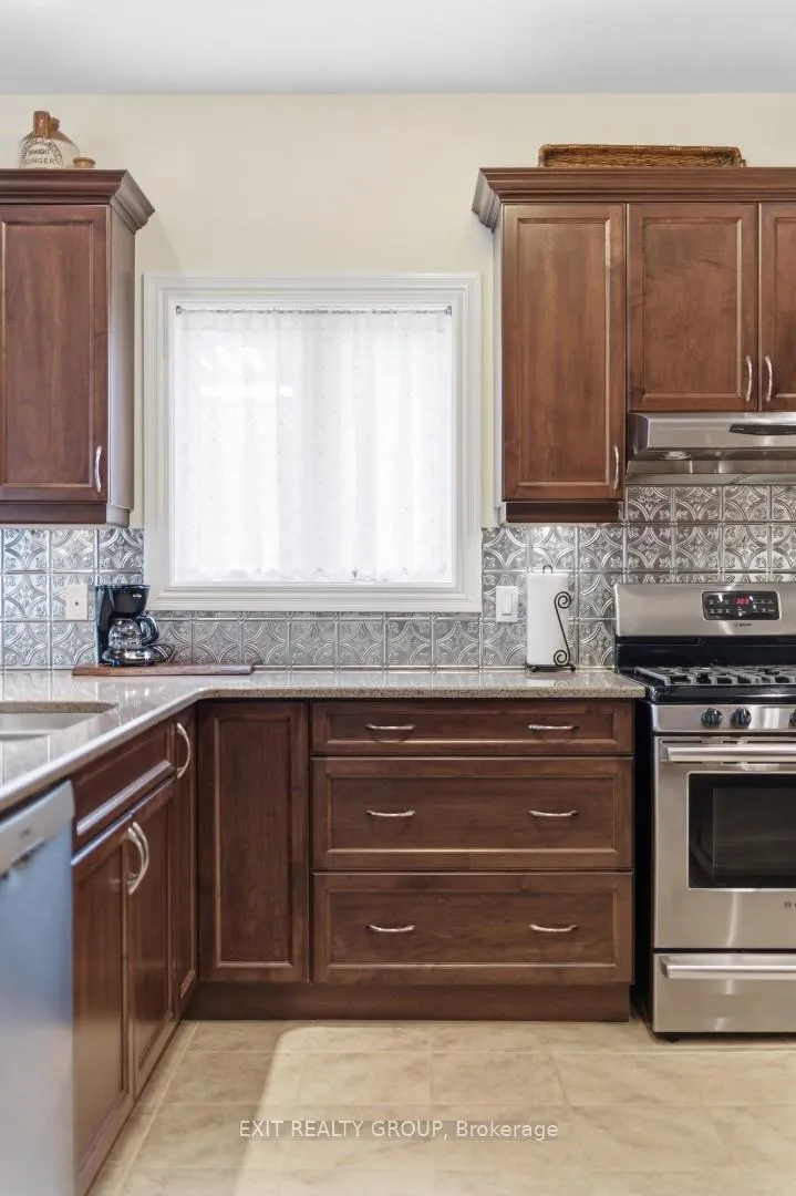 Photo 19 of 68 Maplehurst Crescent, Prince Edward County, Wellington Ward — HOMEH