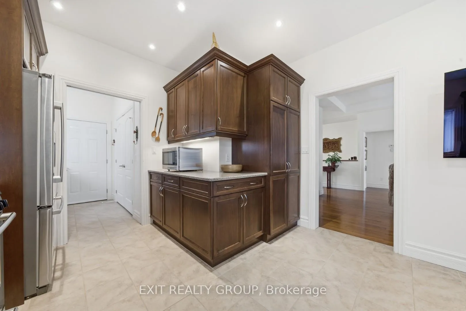 Photo 21 of 68 Maplehurst Crescent, Prince Edward County, Wellington Ward — HOMEH