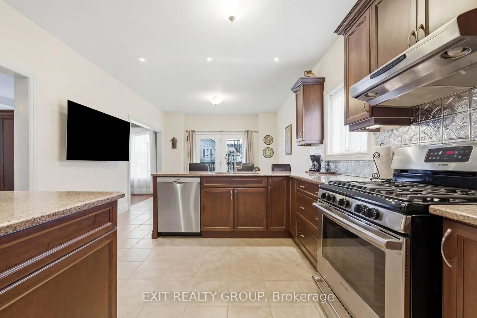Photo 22 of 68 Maplehurst Crescent, Prince Edward County, Wellington Ward — HOMEH