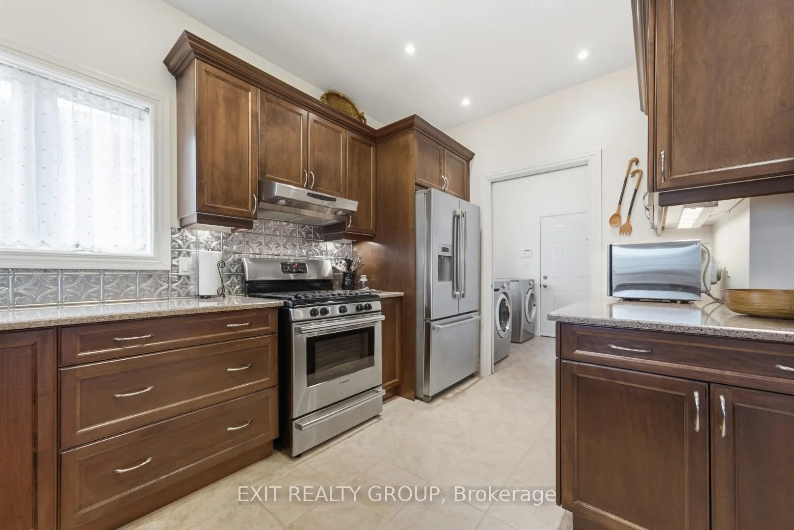 Photo 24 of 68 Maplehurst Crescent, Prince Edward County, Wellington Ward — HOMEH
