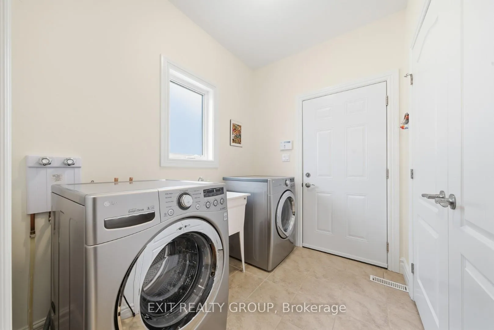 Photo 27 of 68 Maplehurst Crescent, Prince Edward County, Wellington Ward — HOMEH