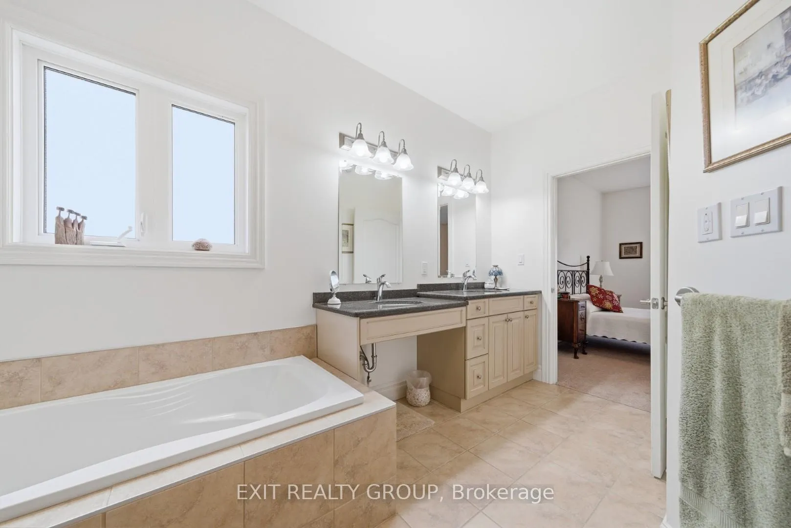 Photo 35 of 68 Maplehurst Crescent, Prince Edward County, Wellington Ward — HOMEH