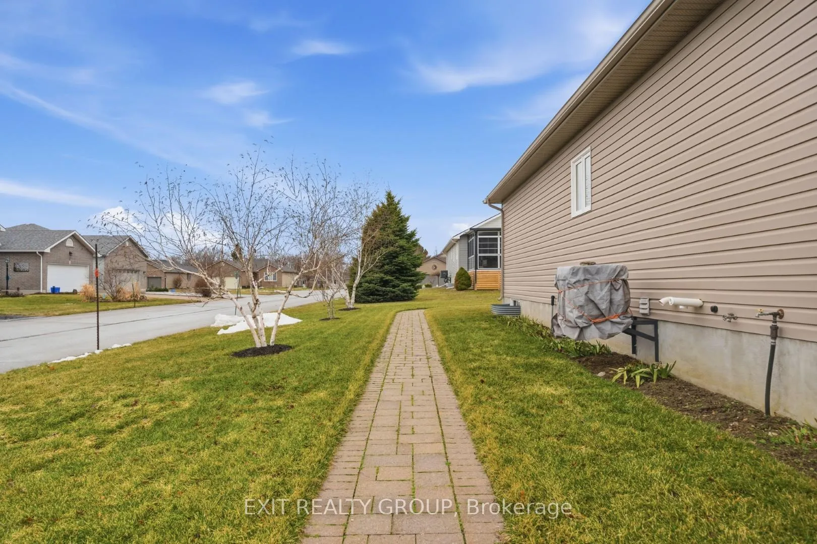 Photo 41 of 68 Maplehurst Crescent, Prince Edward County, Wellington Ward — HOMEH