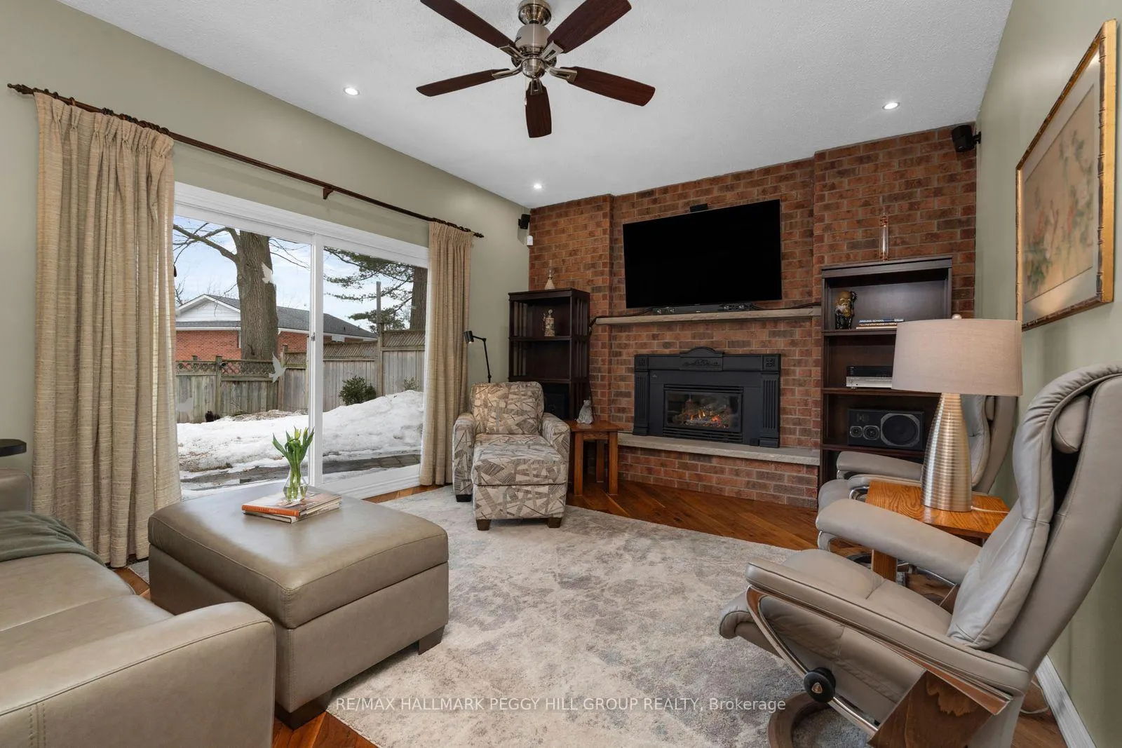 Photo 2 of 46 Oakridge Drive, Barrie, Sunnidale — HOMEH