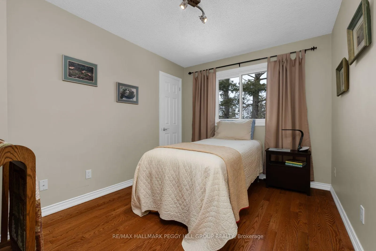 Photo 10 of 46 Oakridge Drive, Barrie, Sunnidale — HOMEH