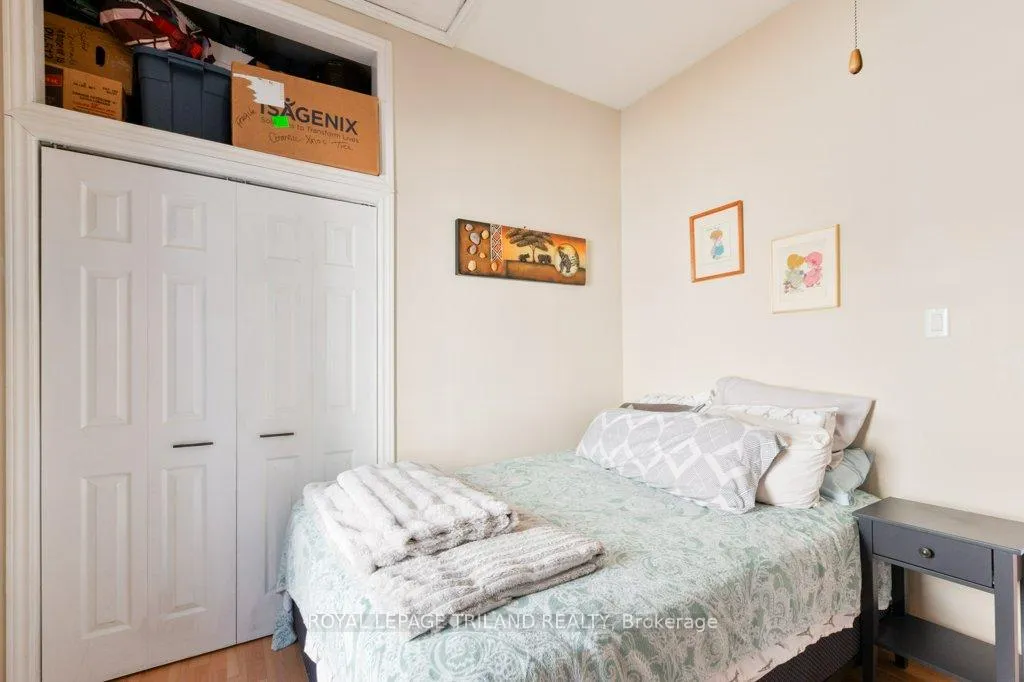Photo 9 of 94 Steele Street, St. Thomas — HOMEH