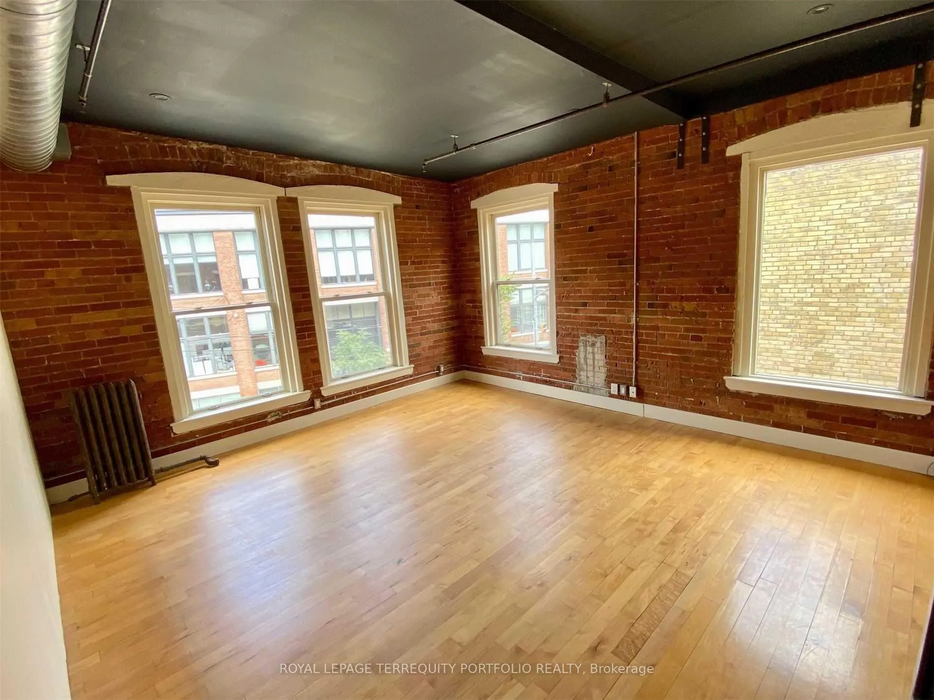 Photo 2 of Unit 9, 535 Queen Street E, Toronto, Moss Park — HOMEH