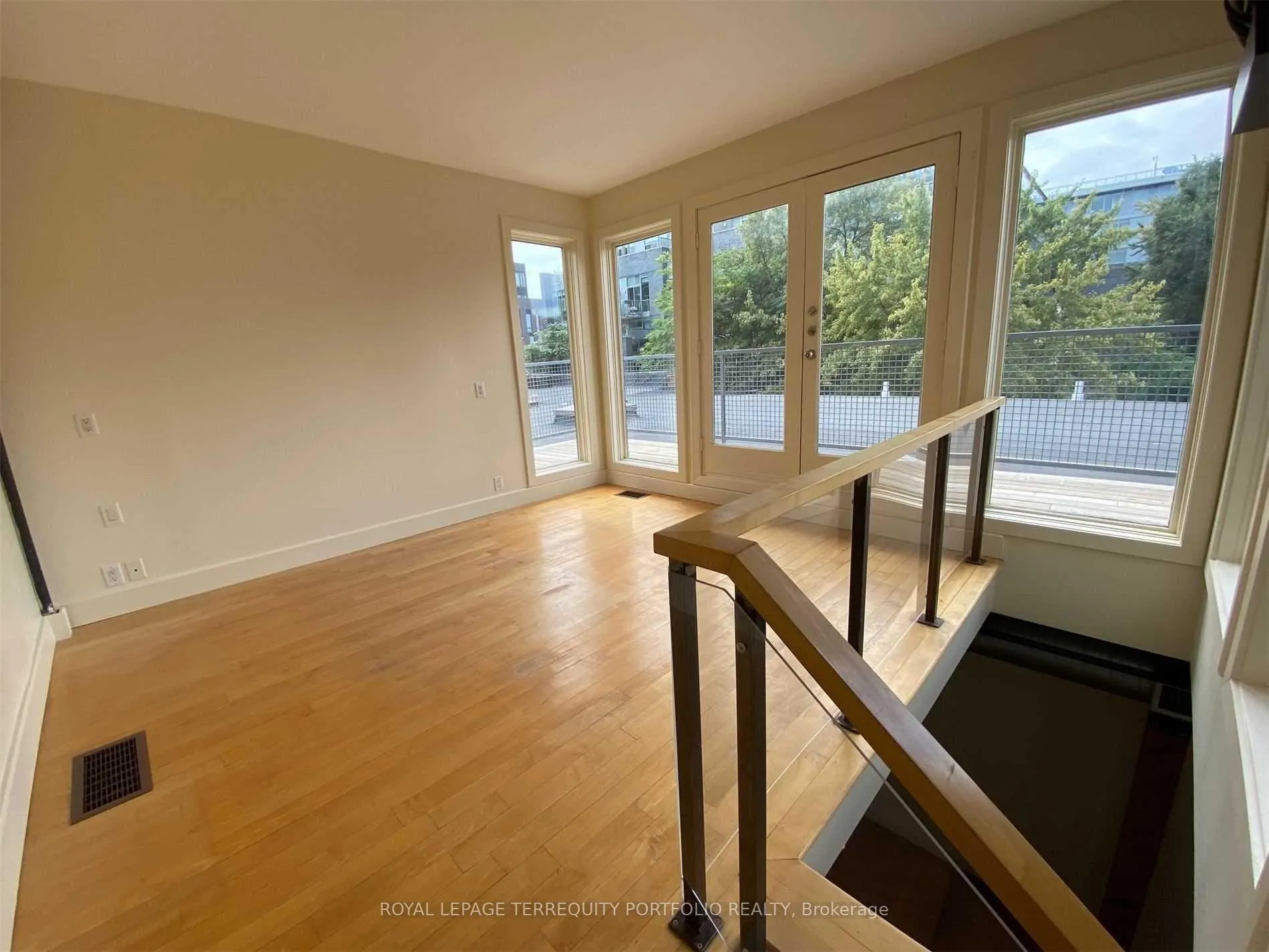 Photo 16 of Unit 9, 535 Queen Street E, Toronto, Moss Park — HOMEH