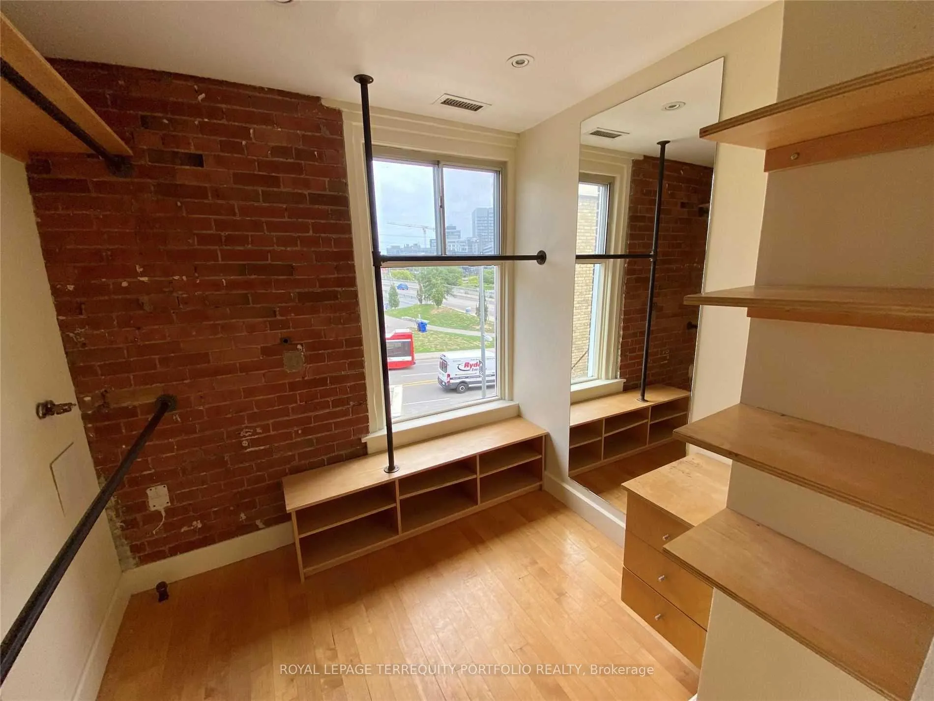 Photo 17 of Unit 9, 535 Queen Street E, Toronto, Moss Park — HOMEH