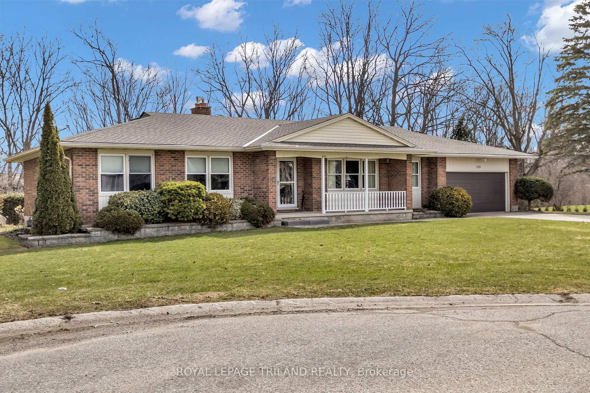 Photo 3 of 370 Station Street, North Middlesex, Parkhill — HOMEH