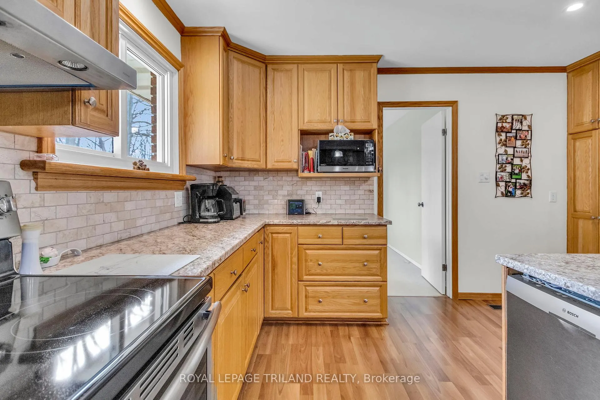 Photo 14 of 370 Station Street, North Middlesex, Parkhill — HOMEH