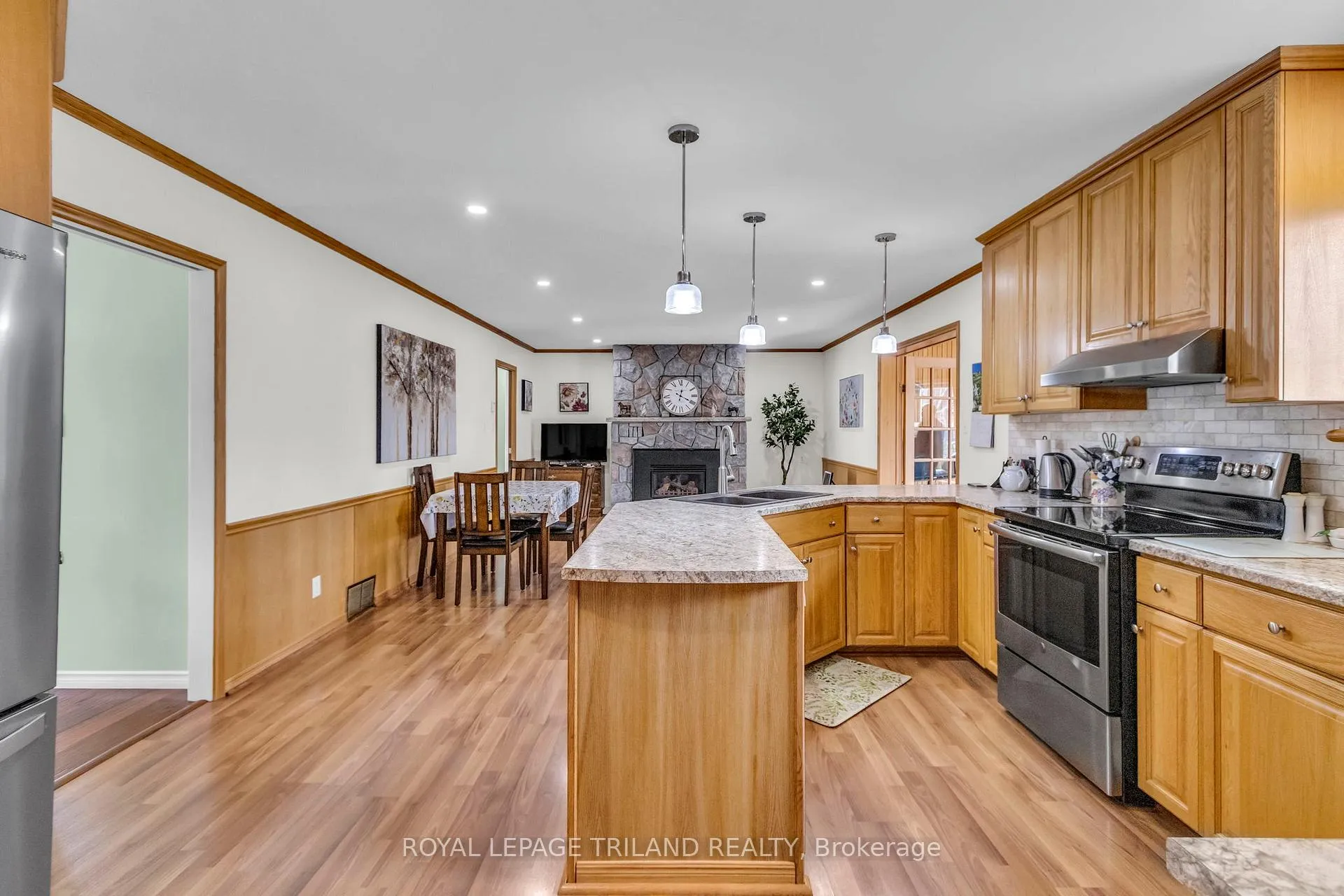 Photo 15 of 370 Station Street, North Middlesex, Parkhill — HOMEH