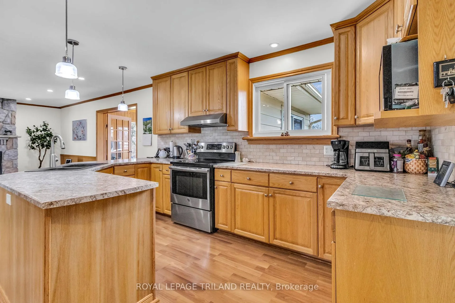 Photo 17 of 370 Station Street, North Middlesex, Parkhill — HOMEH