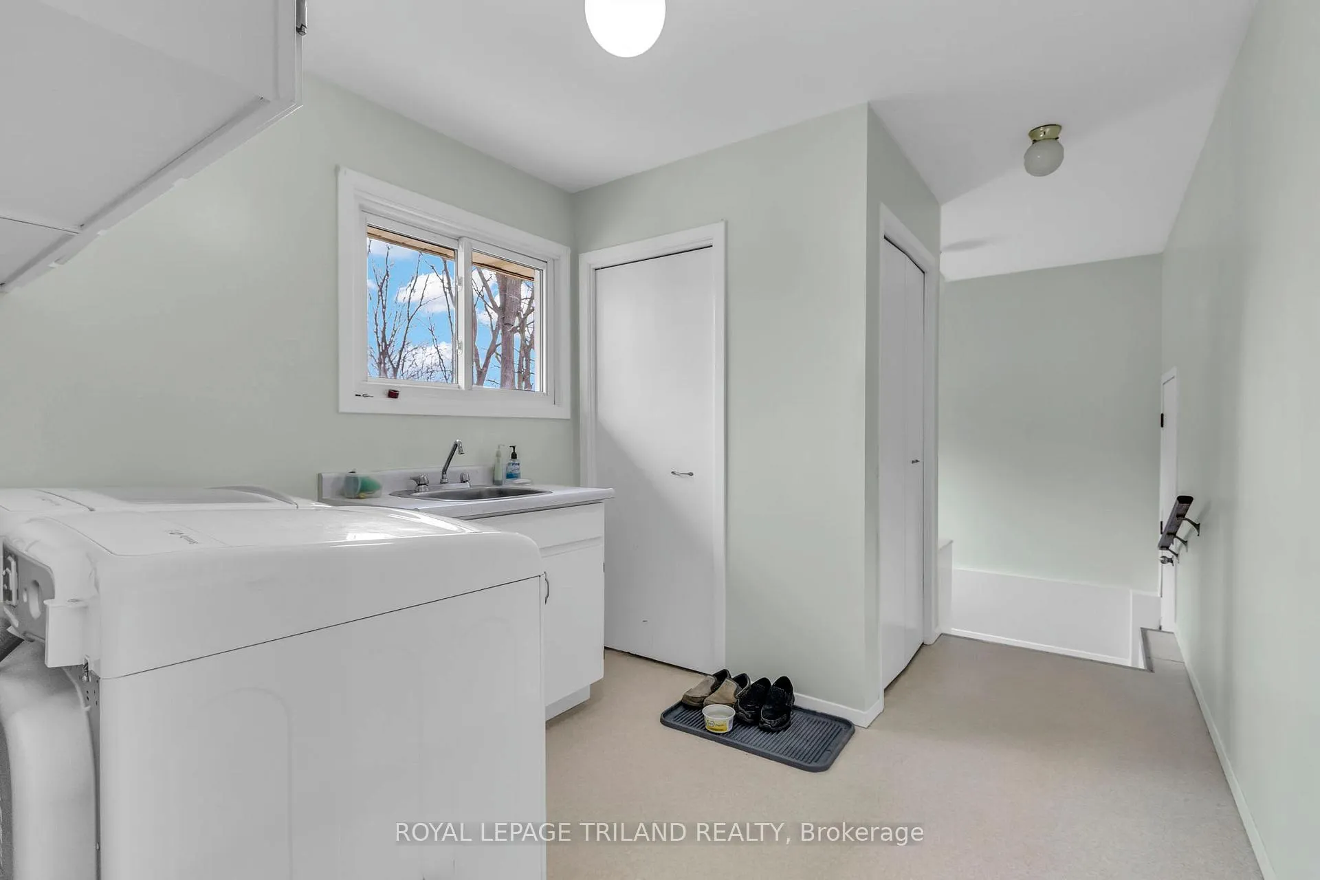 Photo 35 of 370 Station Street, North Middlesex, Parkhill — HOMEH