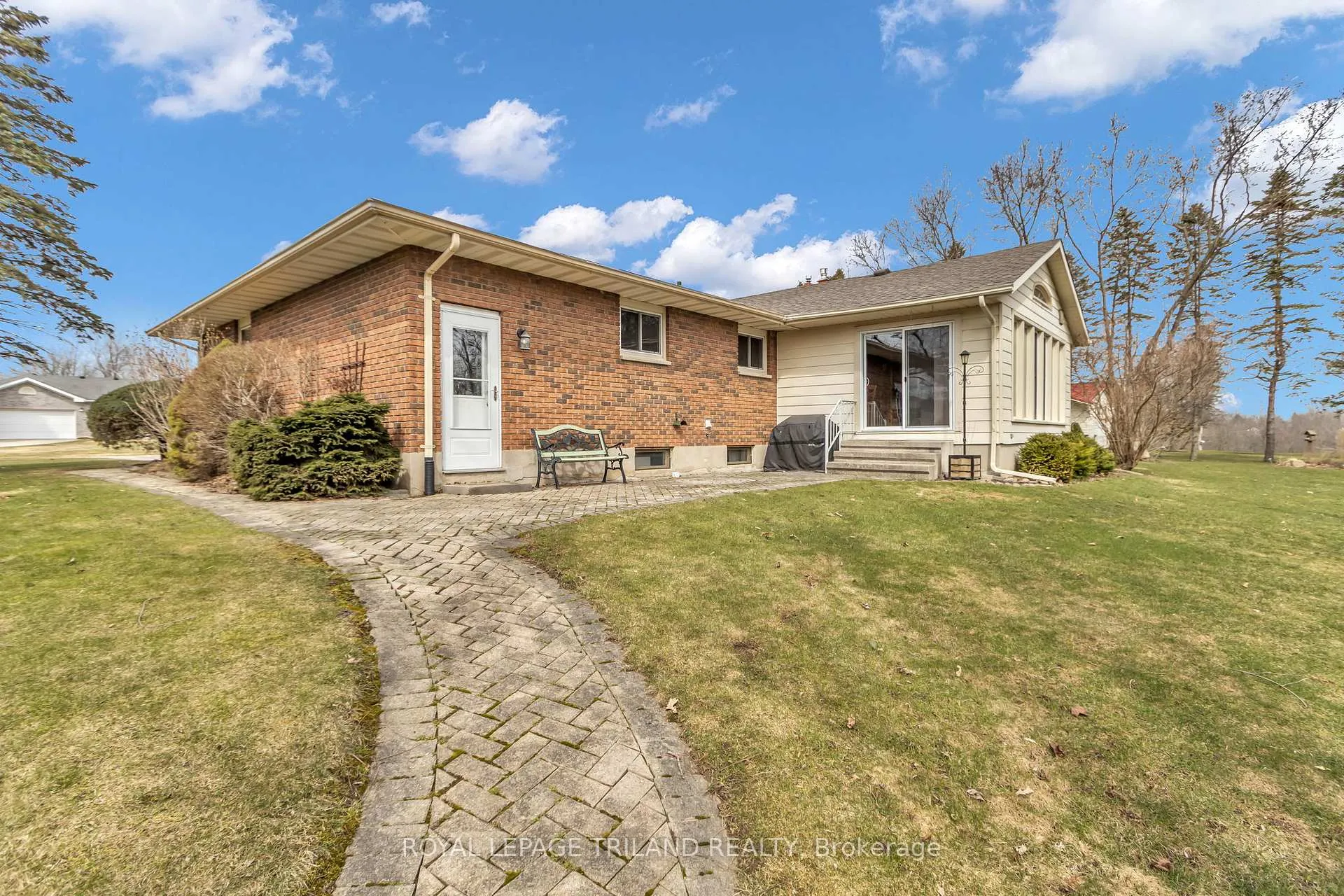 Photo 42 of 370 Station Street, North Middlesex, Parkhill — HOMEH