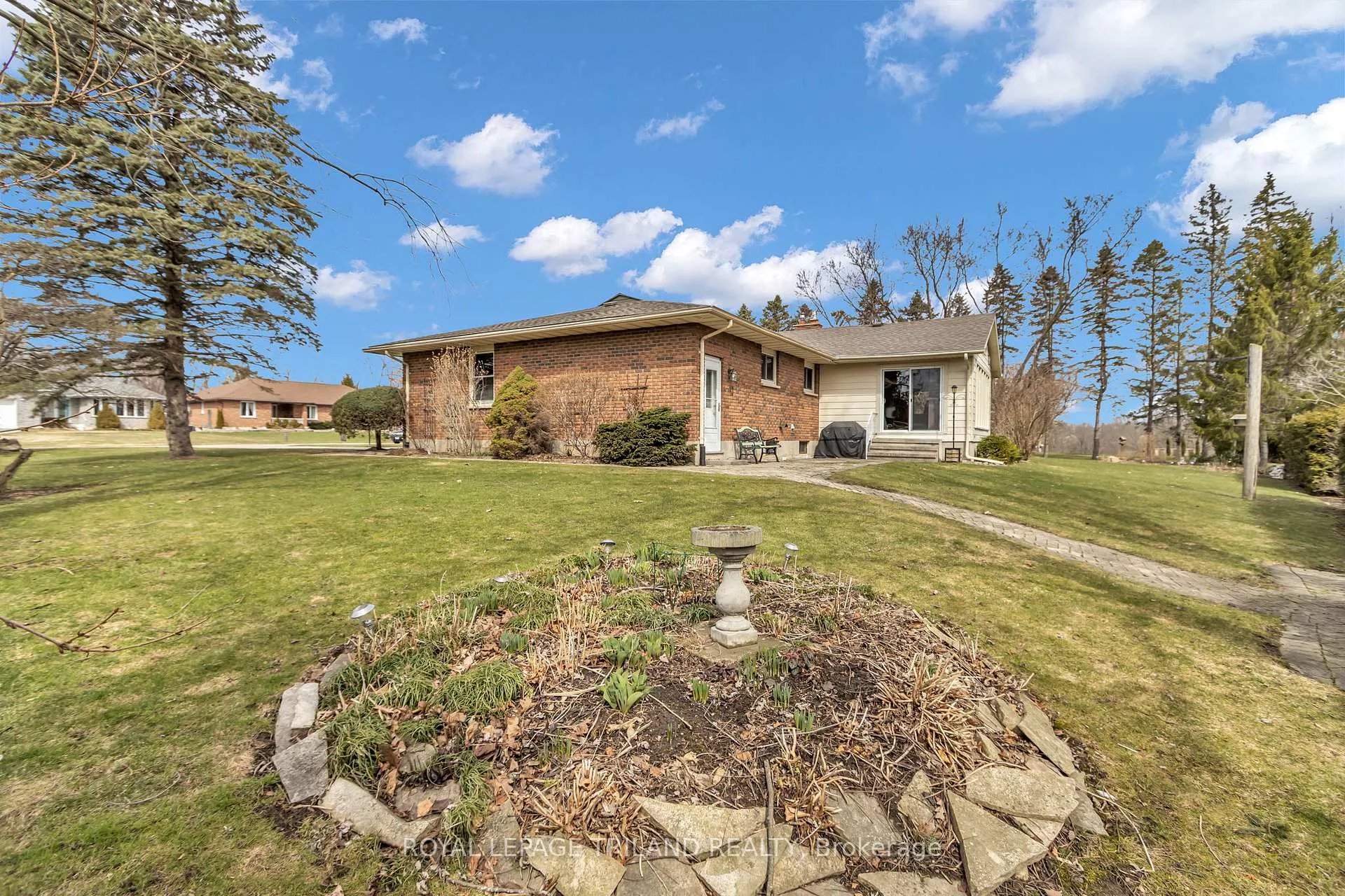 Photo 43 of 370 Station Street, North Middlesex, Parkhill — HOMEH