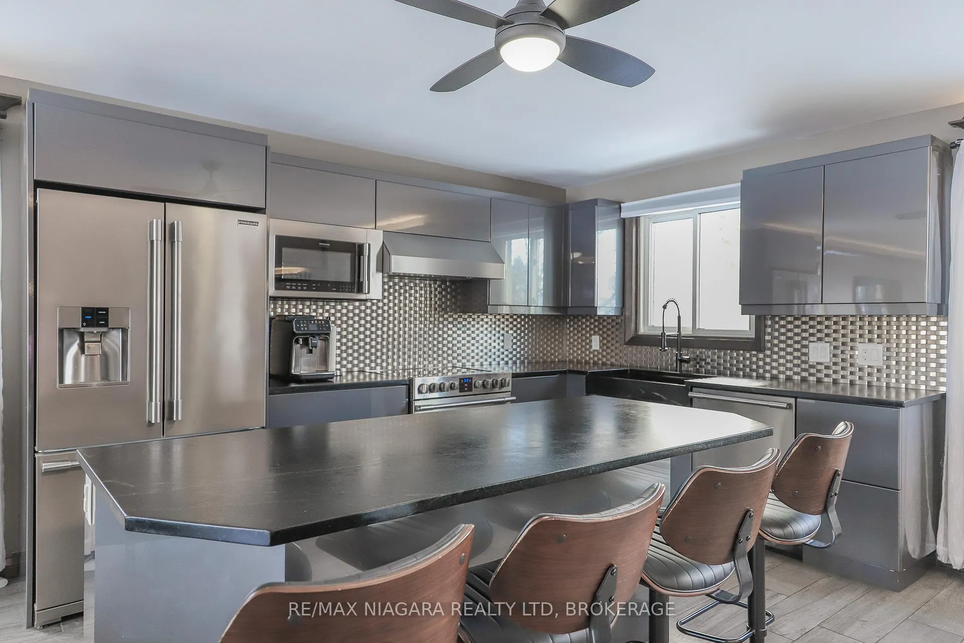 Photo 9 of 21 Jessica Drive, St. Catharines, Vine/Linwell — HOMEH