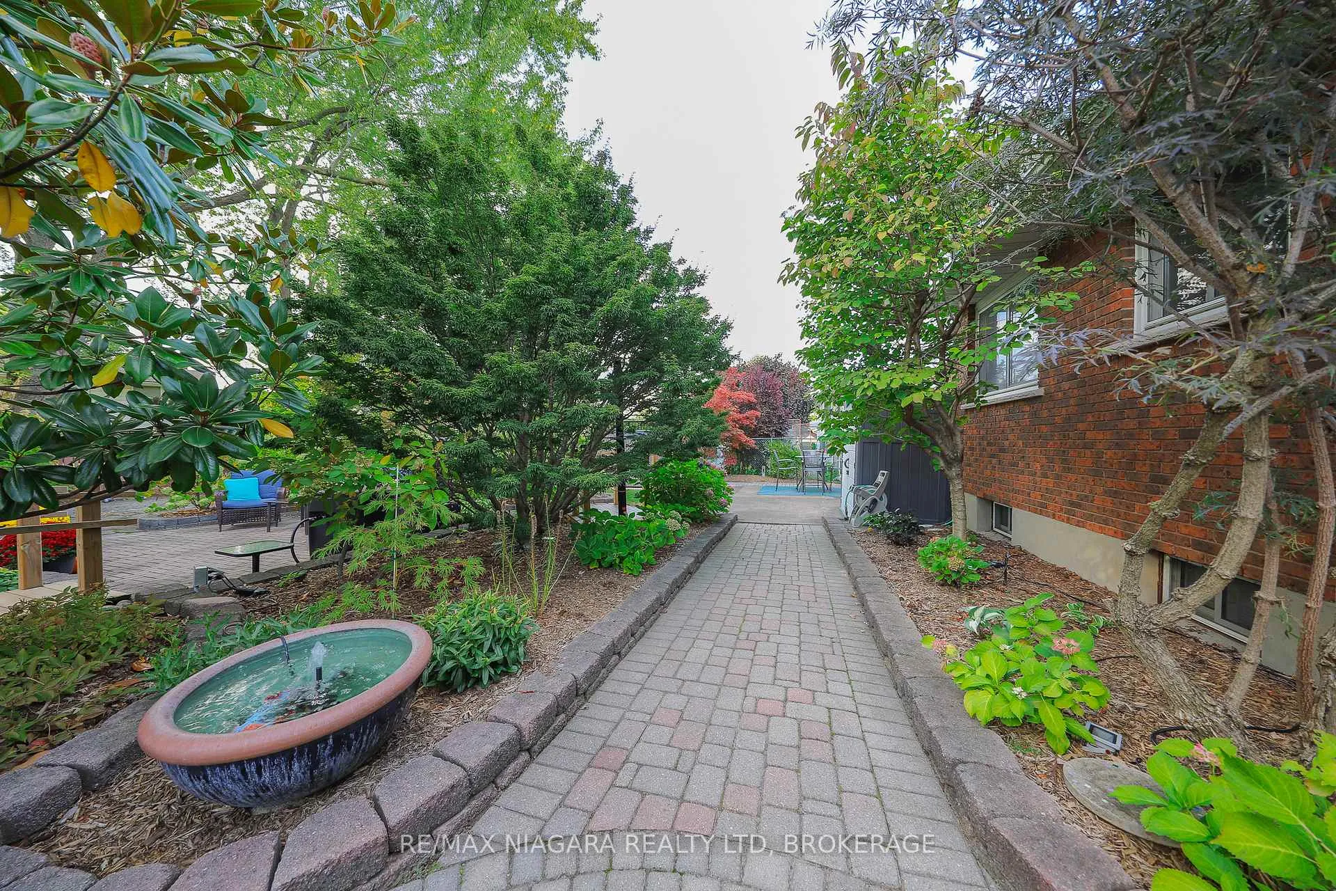 Photo 24 of 21 Jessica Drive, St. Catharines, Vine/Linwell — HOMEH