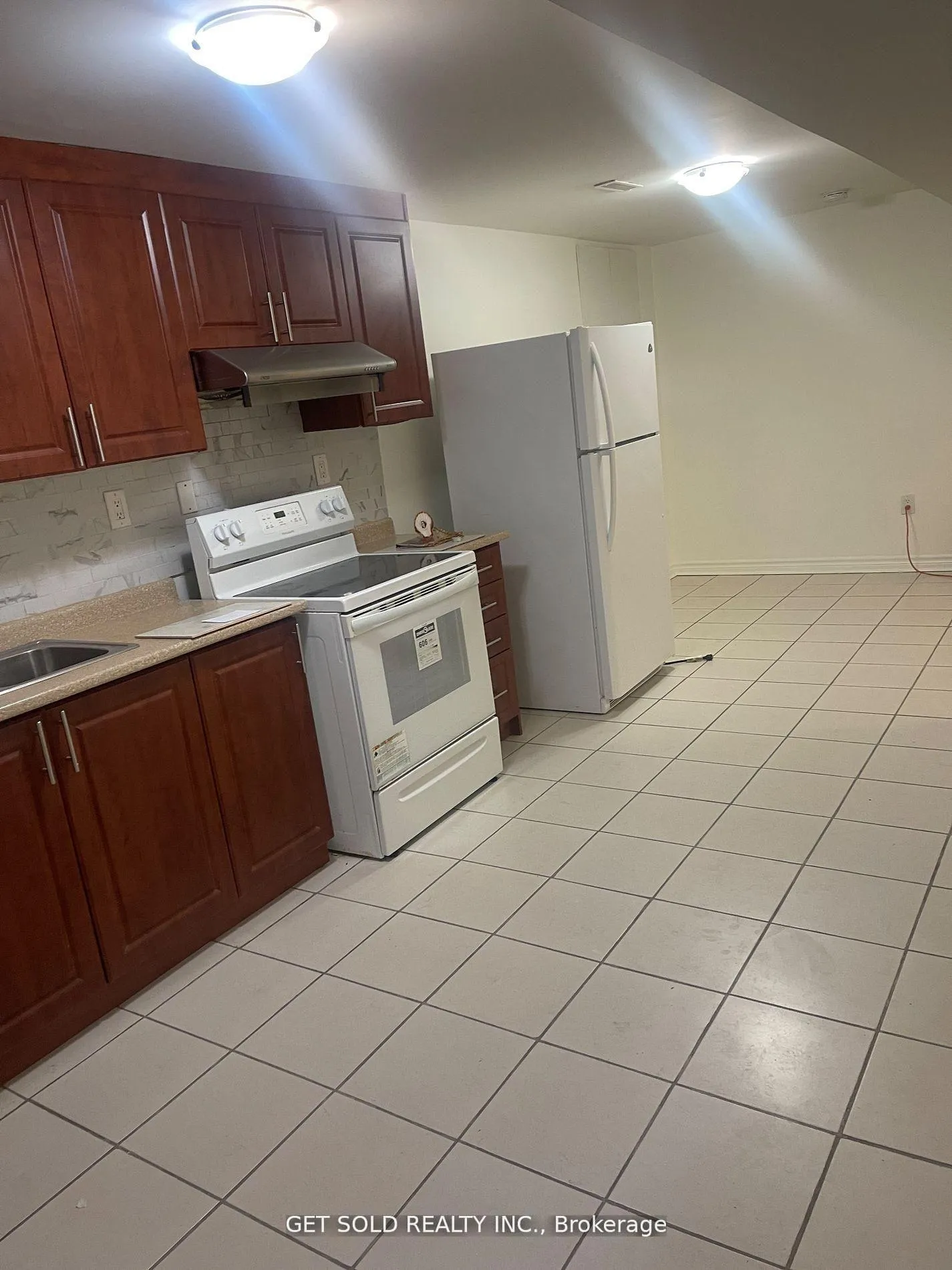 Photo 5 of Unit Basement, 48 Bankview Circle, Etobicoke, West Humber-Clairville — HOMEH