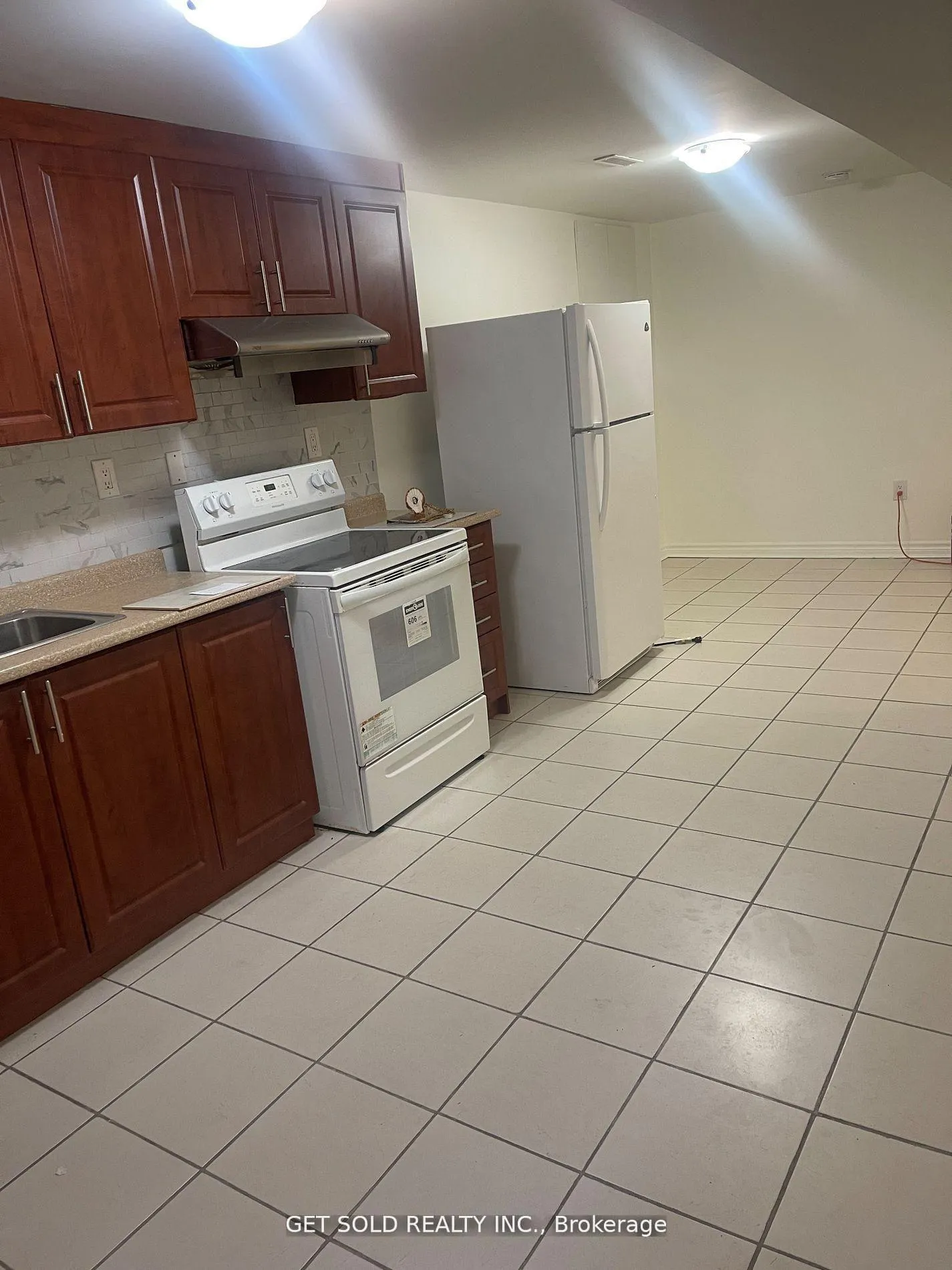 Photo 6 of Unit Basement, 48 Bankview Circle, Etobicoke, West Humber-Clairville — HOMEH