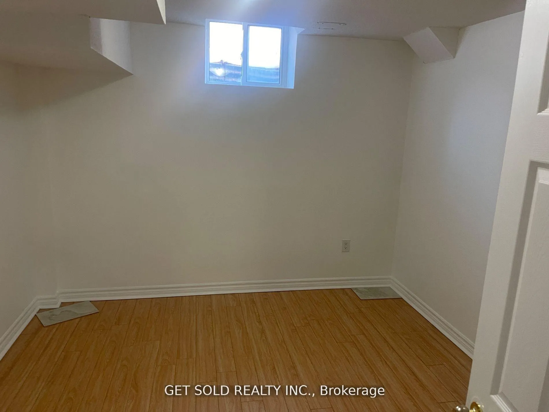 Photo 7 of Unit Basement, 48 Bankview Circle, Etobicoke, West Humber-Clairville — HOMEH
