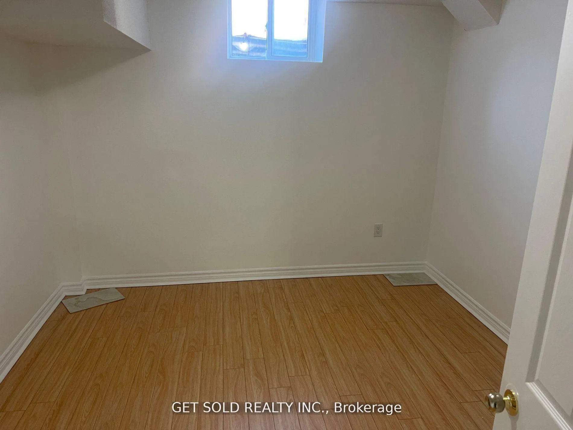Photo 8 of Unit Basement, 48 Bankview Circle, Etobicoke, West Humber-Clairville — HOMEH