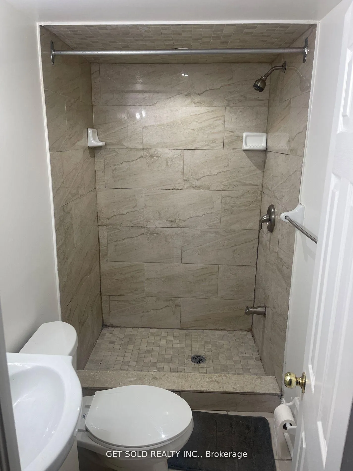 Photo 12 of Unit Basement, 48 Bankview Circle, Etobicoke, West Humber-Clairville — HOMEH