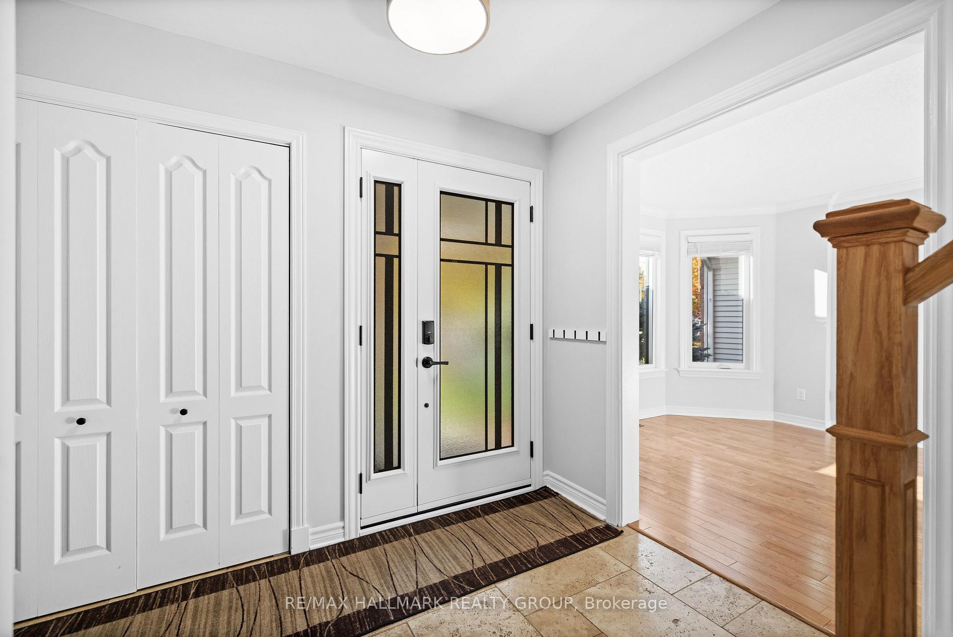 Photo 4 of 124 Sai Crescent, Ottawa, Hunt Club Park — HOMEH