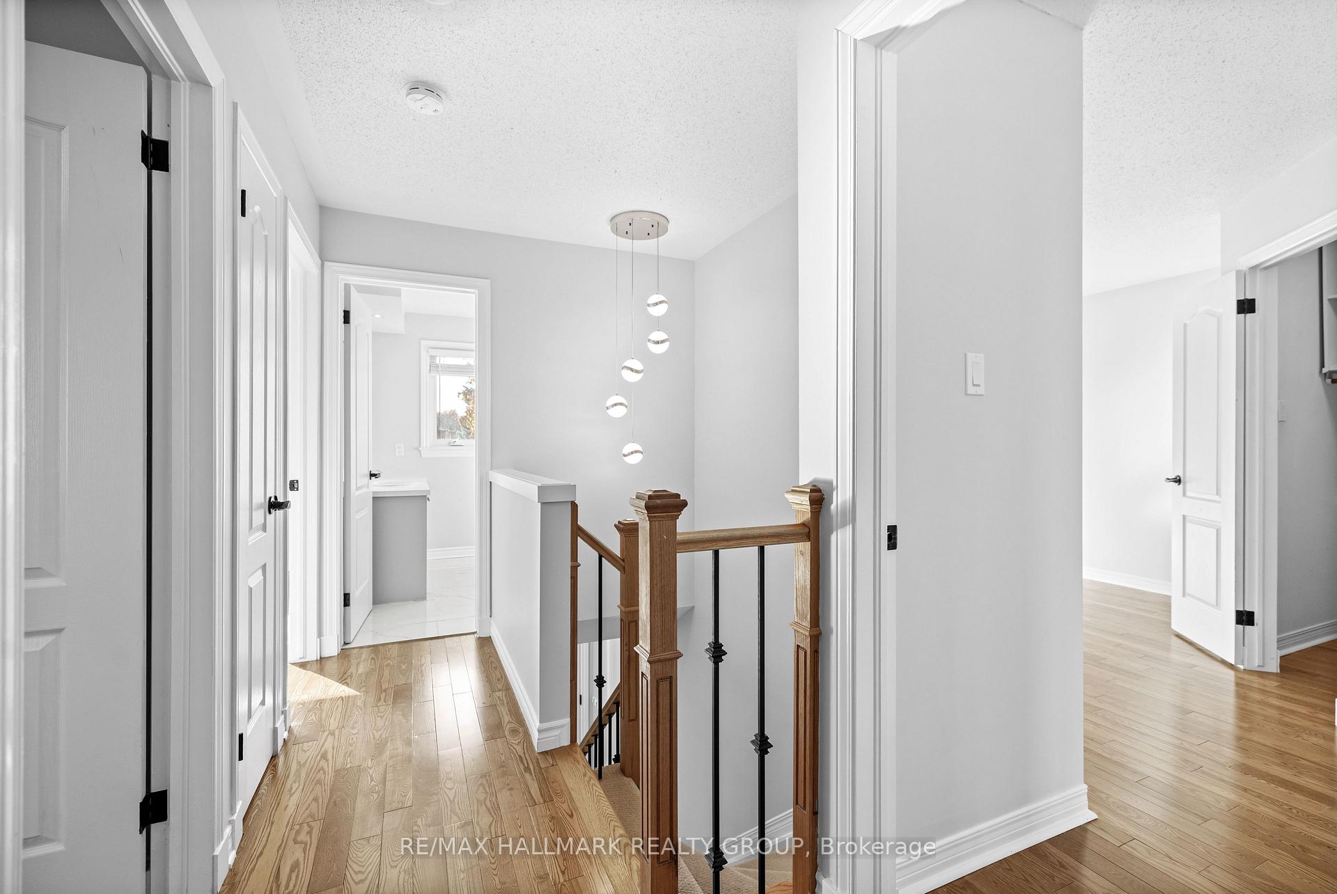 Photo 15 of 124 Sai Crescent, Ottawa, Hunt Club Park — HOMEH